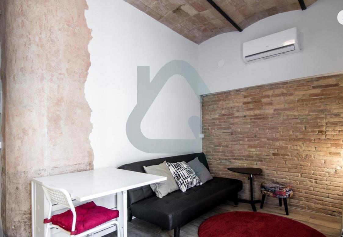 Cozy Apartment In Sants 바르셀로나 외부 사진